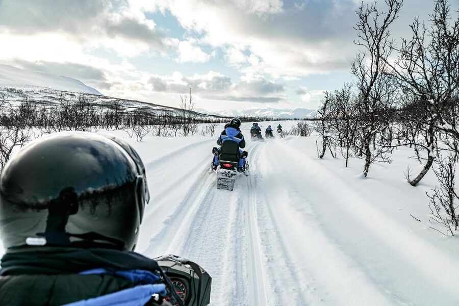 Lyngen: Snowmobile Safari with Lunch in seaside Restaurant - Why the Lyngen Alps Safari Feels Special