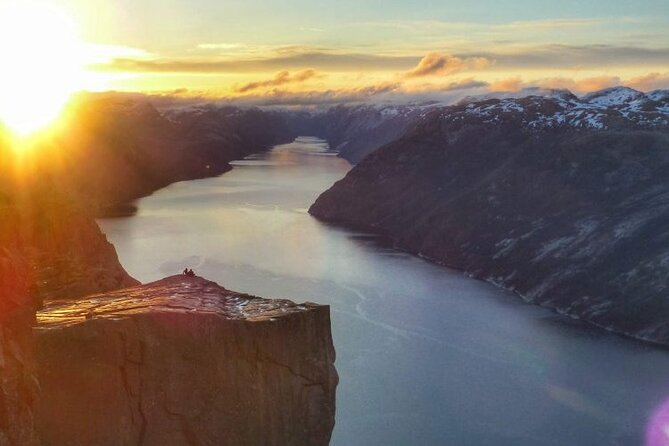 Majestic Hike Experience to Preikestolen with Local Guide - What the “Moderate to Strenuous” Label Means on This Trail