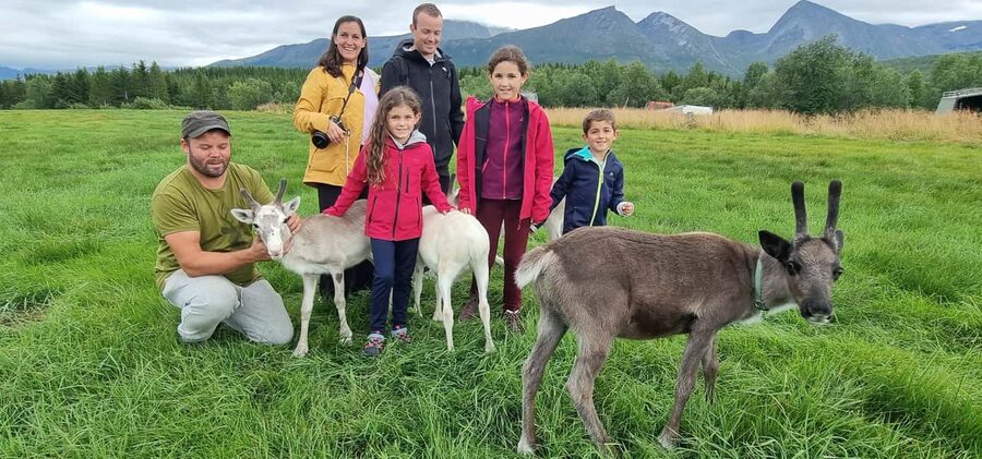 Malangen Sami Camp and Reindeer Experience with Lunch - Meeting the Sami host and settling into camp life
