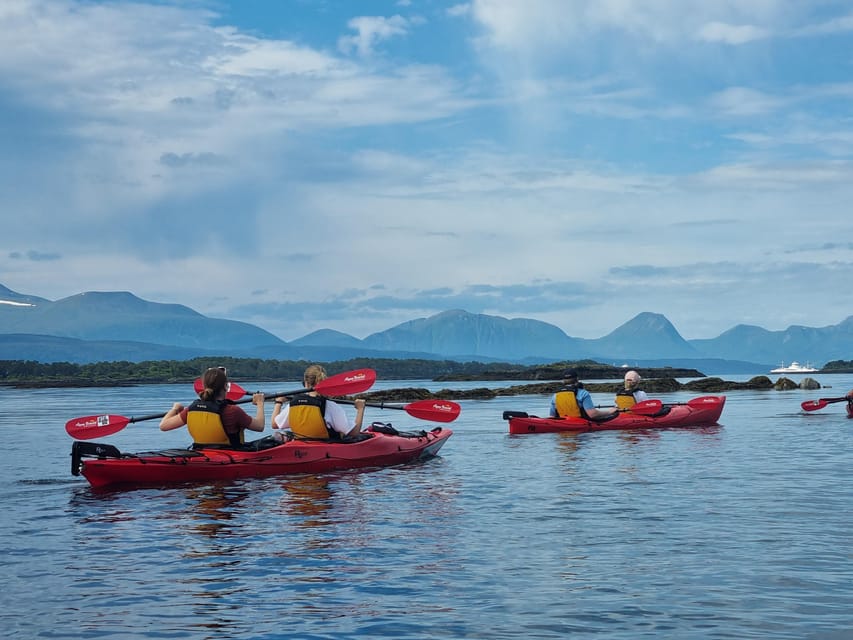 Molde - Guided kayak tour - Meeting at the Adventure Center Next to Thon Hotel
