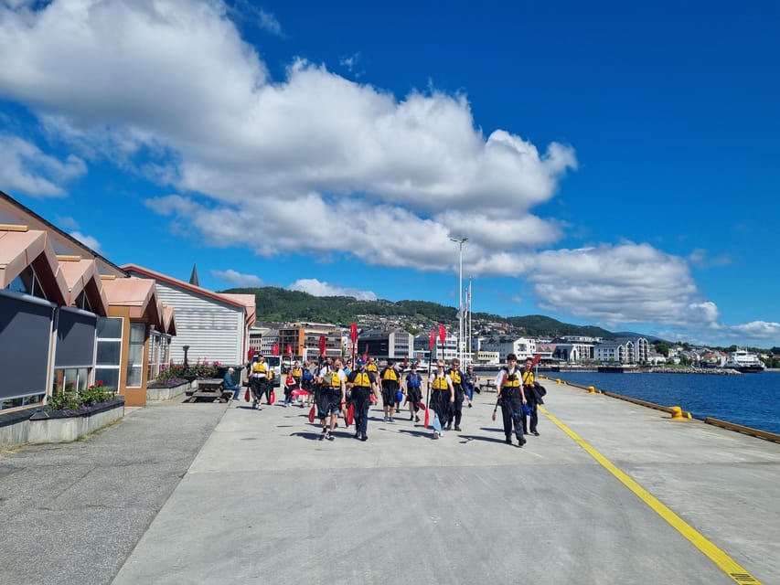 Molde - Guided kayak tour - Paddling Out of Molde: The Easy Start and the First Views