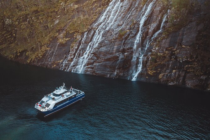 Mostraumen Fjord Cruise - the local operator - Getting to Strandkaien 13 and choosing your seat early