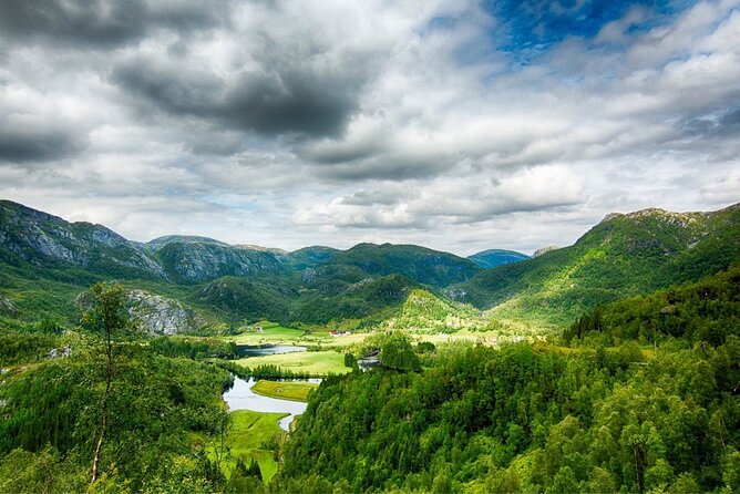 Mostraumen Golden Circle Fjordtour from Bergen – Group or Private - The minibus ride out of Bergen: Bryggen first, then the fjord begins
