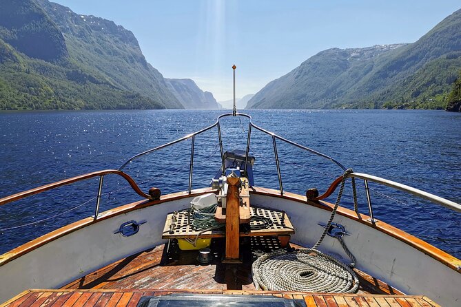 Mostraumen Private Pontoon Cruise - Why This Private Pontoon Cruise Feels More Local