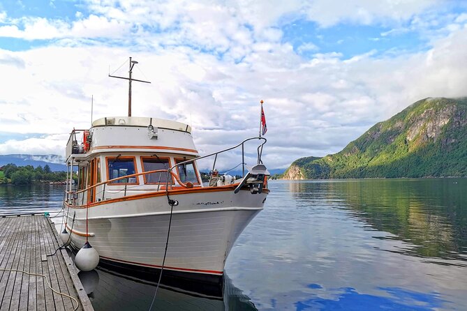 Mostraumen Private Pontoon Cruise - Molvikagrendi Stop: A Small Village Base With a Warm Welcome