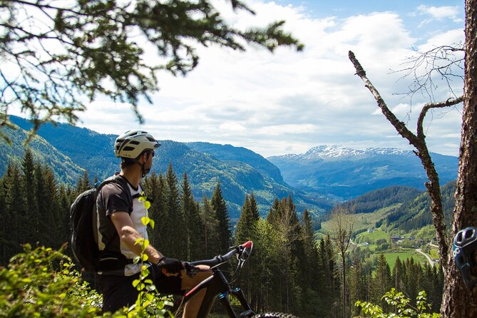 Mountain Bike - Voss Storålsen - Entering the Flow: Berms, Rollers, Small Jumps, and Root Gardens