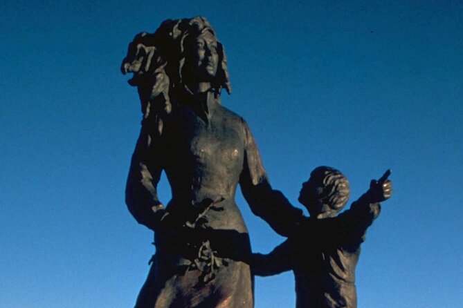 North Cape Winter Tour - Second stop: The North Cape cliff and the Globe marker