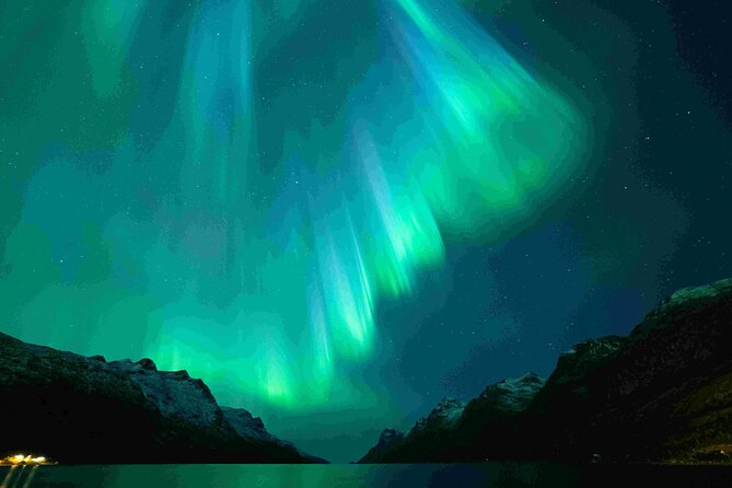 Northern Light cruise on the vintage vessel MS Strønstad - The 7:00 pm Start and How the 4-Hour Evening Unfolds