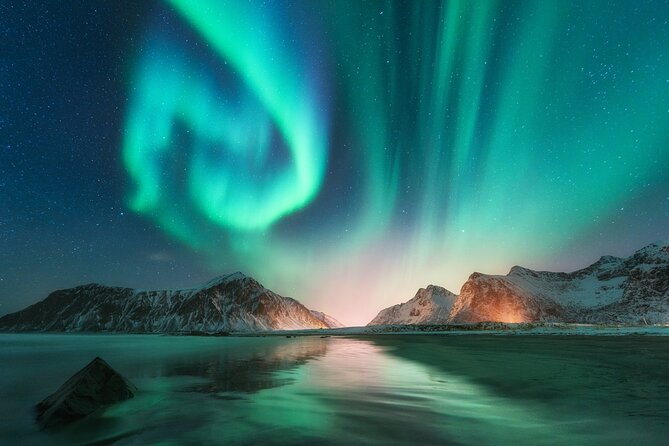 Northern light hunt in Tromsø. WiFi included - Warmth Strategy: Hot Drinks, Soup Lunch, and a Bonfire When Conditions Allow