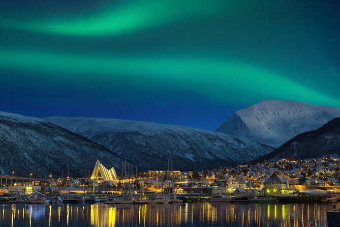 Northern light hunt in Tromsø. WiFi included - Price and Duration: What You’re Paying For on a 5 to 7 Hour Night
