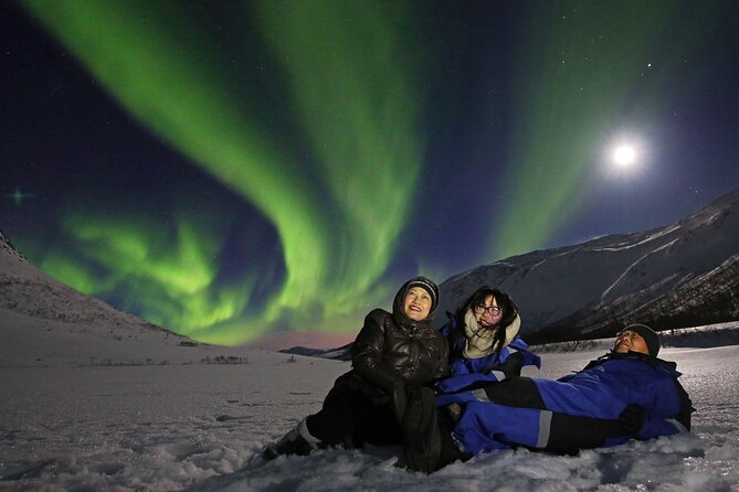 Northern Lights Chase with Photography from Tromsø - Getting there: Roald Amundsens plass and a 30-minute check-in