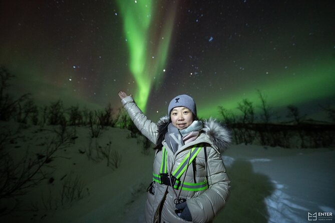 Northern Lights Guided Bus Tour with Free Photos - Price value check: $106.80 with photos, tripods, and private transport