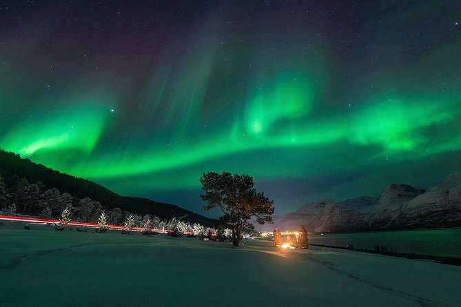 Northern Lights Minibus Chase from Tromsø with Chasing Lights - How the chase works in practice, drive-and-stop style