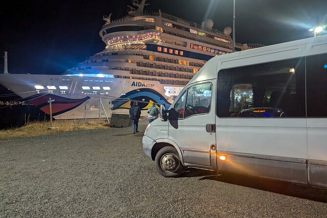 Northern Lights Minibus Chase Max 16 Person In Group - Price and Value: What $215.75 Buys You in Alta