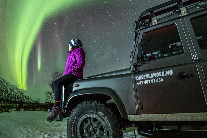 Northern Lights Private tour with your special ones - Greenlander - How the aurora chase really works: driving toward gaps