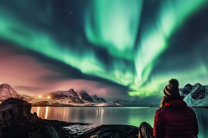 Northern Lights Tour, Tromso, Local Guide, Private Basecamp - Hot drinks, snacks, and the long wait that pays off