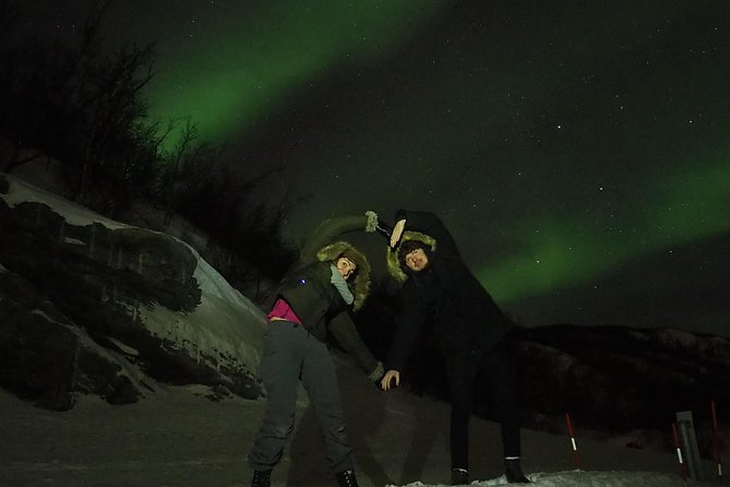 Northern Lights tour with Alta Adventure - Gear, layers, and photos in the cold