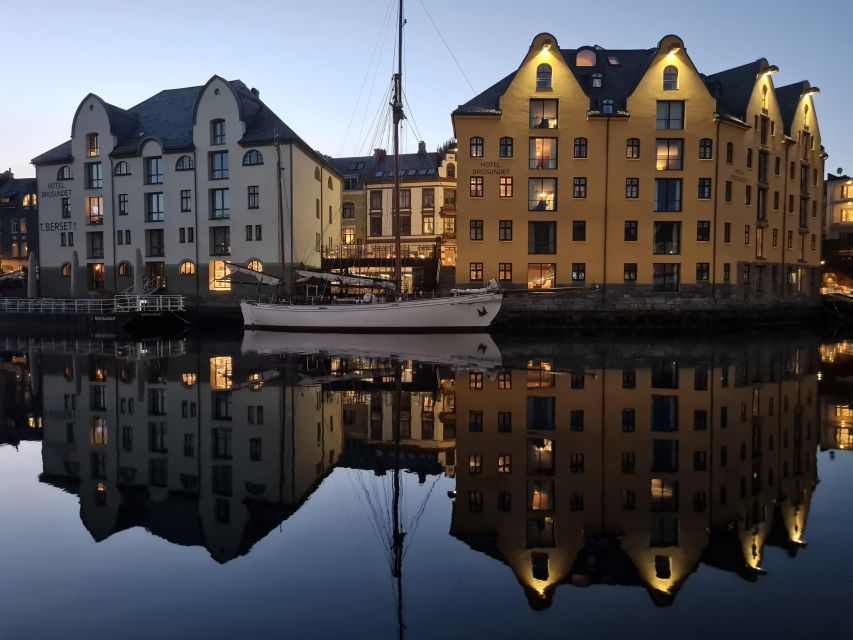 Norwegian Coastal Cities: Smartphone Audio Guide App - Kirkenes and Hammerfest: remote-feeling ports with real stories