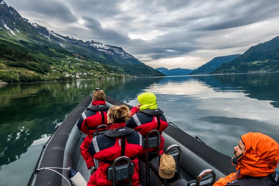 Odda: RIB Boat Tour on the Hardangerfjord - Weatherproof suits, clothing choices, and staying comfortable for two hours