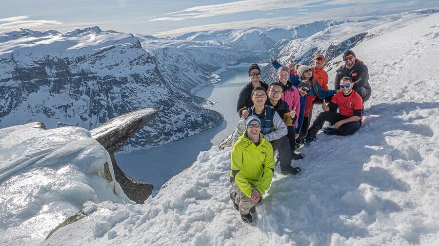 Odda: Trolltunga Winter Hike on Snowshoes - The return trail and the snowracer finale from P3 to P2