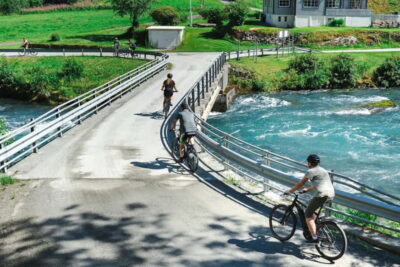 Olden: Guided e-bike tour