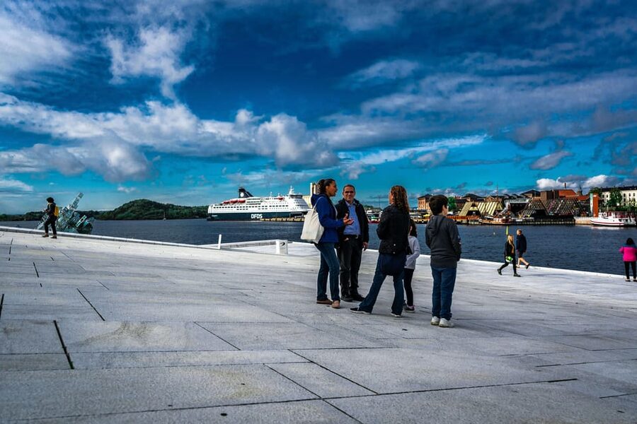 Oslo: 3-hour Highlights & Vigeland Park Private Walking Tour - Karl Johans gate and Parliament: Oslo’s governing street in one walk