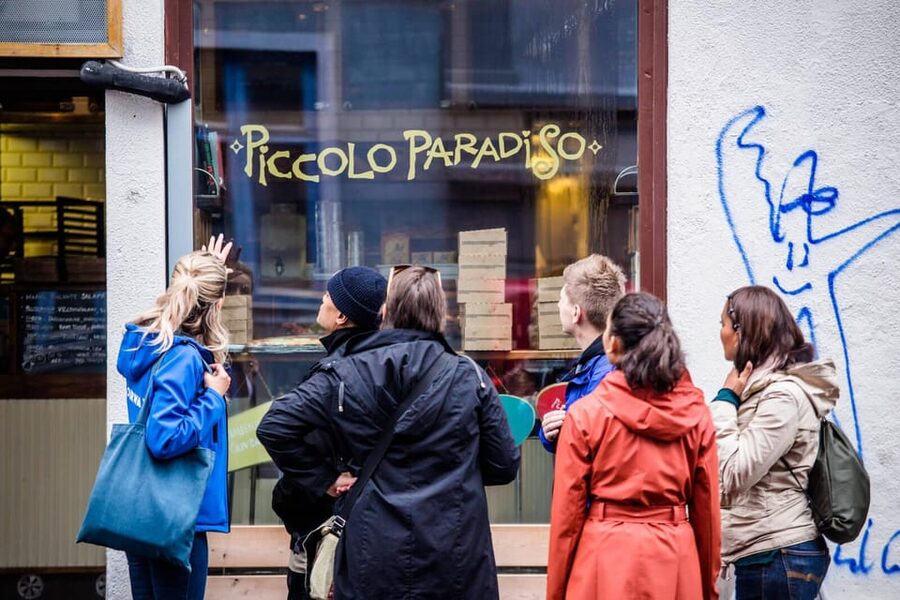 Oslo: 3-hour Private Walking Tour of Bohemian Grünerløkka - Our Saviour’s Cemetery, Munch’s grave, and the artists behind the names