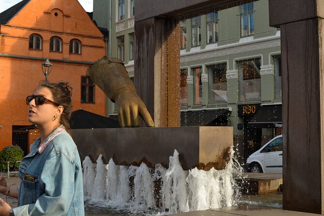 Oslo city center Tour - Meeting point at Karl Johan Monument, then straight into the highlights