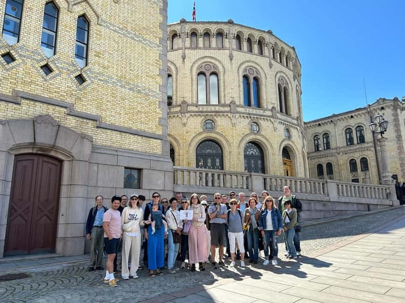 Oslo: City Center Walking Tour - Oslo City Hall and the National Theatre Facade Stops
