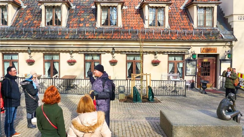 Oslo: City Tour & Traditional Norwegian Lunch or Dinner - Akershus Fortress: stepping inside 800 years of walls