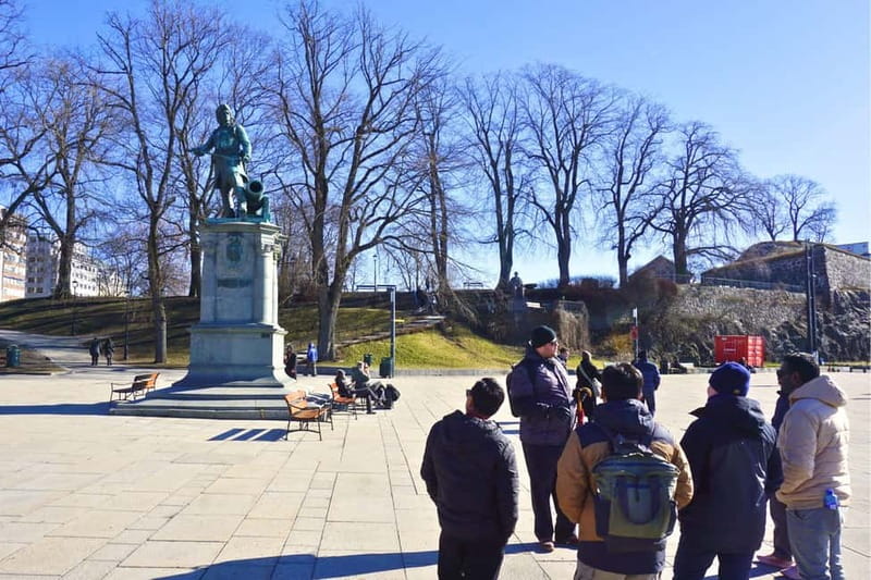 Oslo: City Tour & Traditional Norwegian Lunch or Dinner - Bank Square, Stock Exchange, and the city’s modern spine
