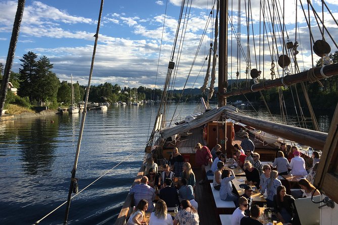 Oslo Combo Tour: Grand City Tour and Oslo Fjord Cruise - Vigeland Park guided walk: art you can feel, not just read