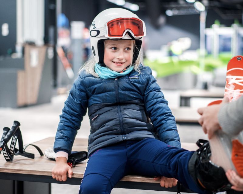 Oslo: Day Pass for Downhill Skiing at SNØ Ski Dome - Warm breaks with big panoramic windows
