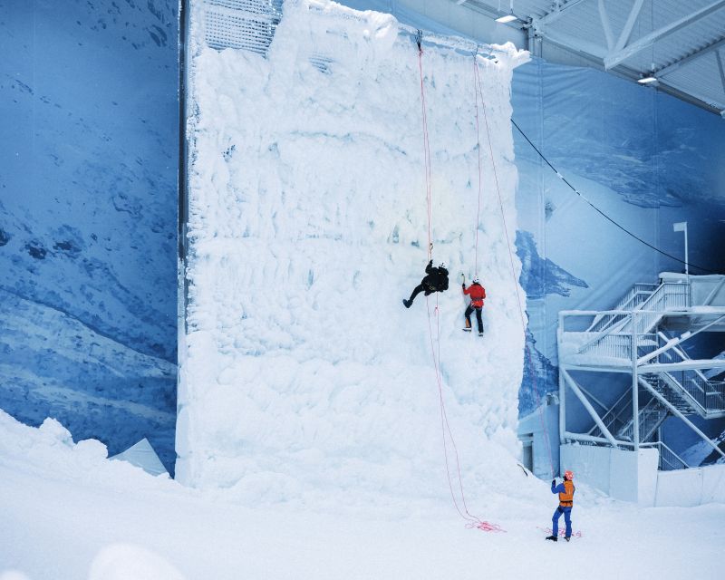 Oslo: Day Pass for Downhill Skiing at SNØ Ski Dome - Ice climbing and ski lessons you can add on