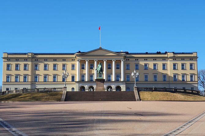 Oslo easy walk - Oslo City Hall and the Nobel Peace Prize Room