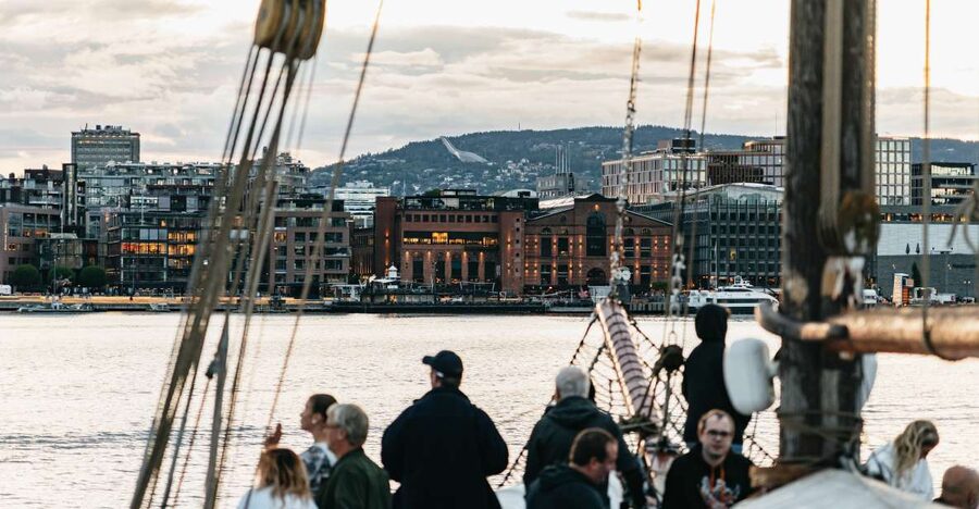 Oslo: Fjord Evening Cruise with Shrimp Buffet - Islands, inlets, and Dyna Lighthouse: how the scenery shifts in 3 hours