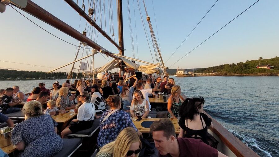 Oslo Fjord Evening Live Rock music cruise with Shrimp buffet - Price and Value: Is $93 Worth It for a Dinner Cruise With a Band?