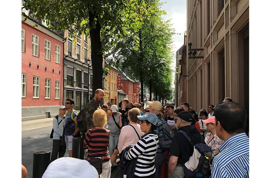 Oslo: Guided Walking Tour of Central Oslo with Local Guide - Akershus Fortress: why this hilltop still commands attention