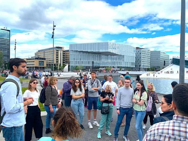 Oslo: Guided Walking Tour of Central Oslo with Local Guide - Meeting at the Tiger outside Jernbanetorget, then straight into the center