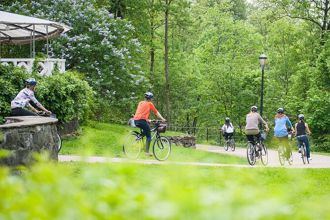 Oslo Highlights Bike Tour - Akershus Castle and Fortress: 700 years in a single pause