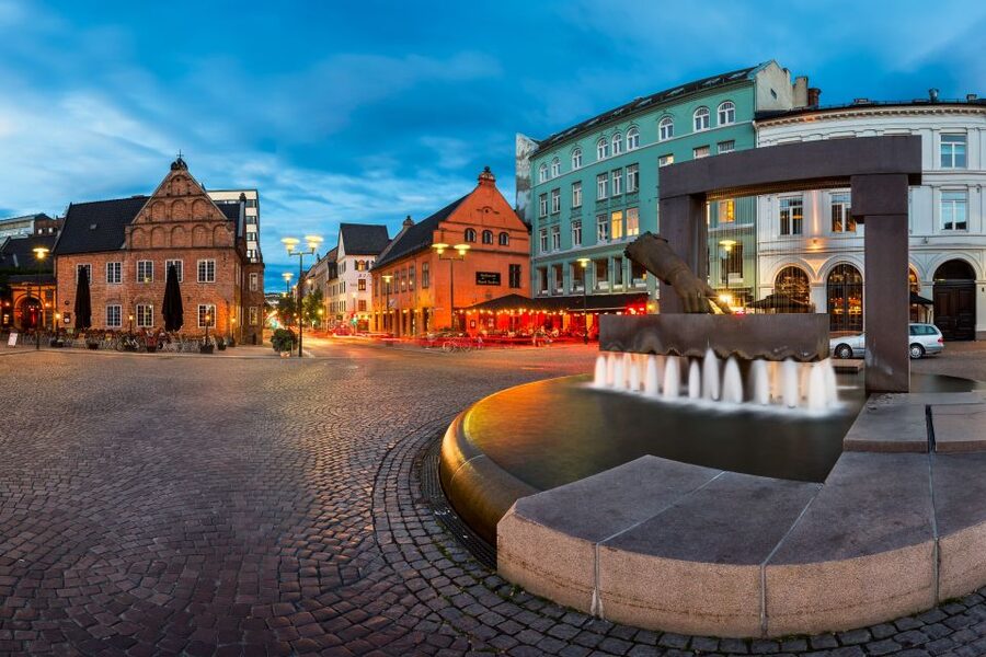 Oslo: Historic Myths & Legends Evening Walking Tour - Akershus Fortress: medieval engineering with a human edge