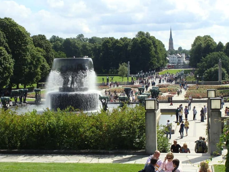 Oslo: Oslo Discovery Tour with 2 Museums Included - Downtown Oslo coach segment, from Royal Palace to Munch Museum