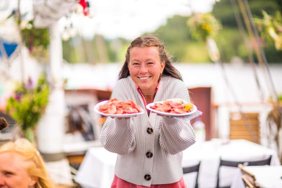 Oslo: Oslofjord Fjord-Style Dinner Cruise - From Akershusstranda 11 to the pier: your starting point in Oslo
