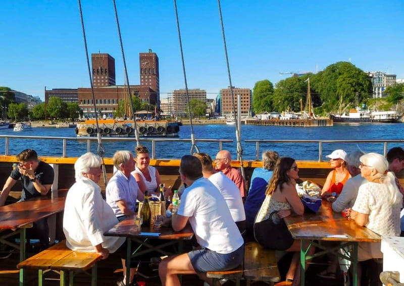 Oslo: Oslofjord Fjord-Style Dinner Cruise - Audio guide and crew energy: learning without turning it into a class