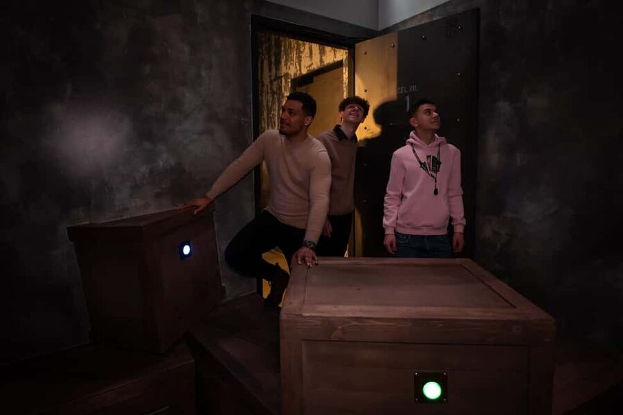 Oslo: Prison Island Adventure Escape Game - Room-to-room challenges: where the fun really comes from