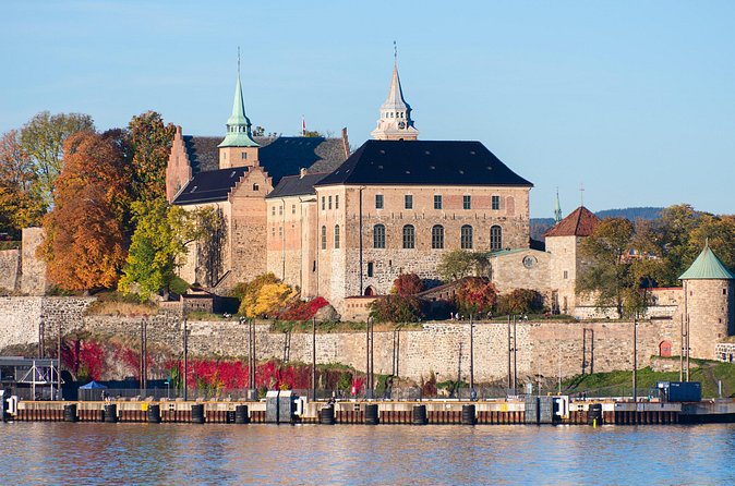 Oslo Self Guided Walking Tour with an APP - The Royal Palace End Point and Why Park Views Matter