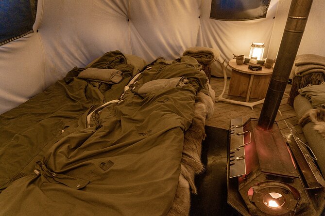 Overnight Stay with Reindeer Sledding & Feeding - Feeding Reindeer by Hand, Then Learning Sami Ways