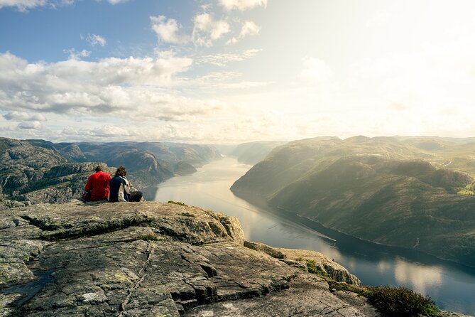 Preikestolen | Pulpit Rock - Hike with a local guide - What to bring and how to prepare for wet rock