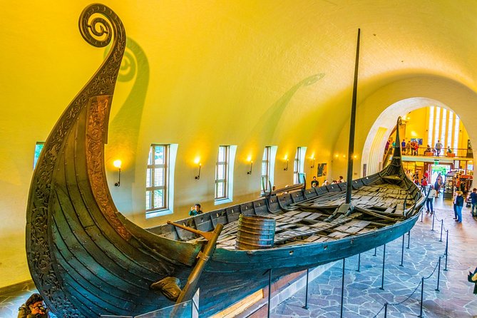 Private 5-hrs Oslo Exclusive Driverguide Luxury Limo/Van-Tour incl Museums - Akerselva River: Street Art and Neighborhood Texture