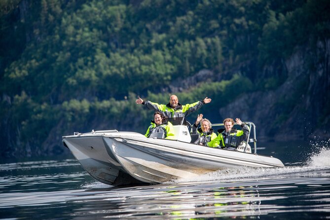 Private Cruise: Mostraumen by Zodiac or Lux Pontoon Boat - Skipshelleren: 8,000 Years of Human Story